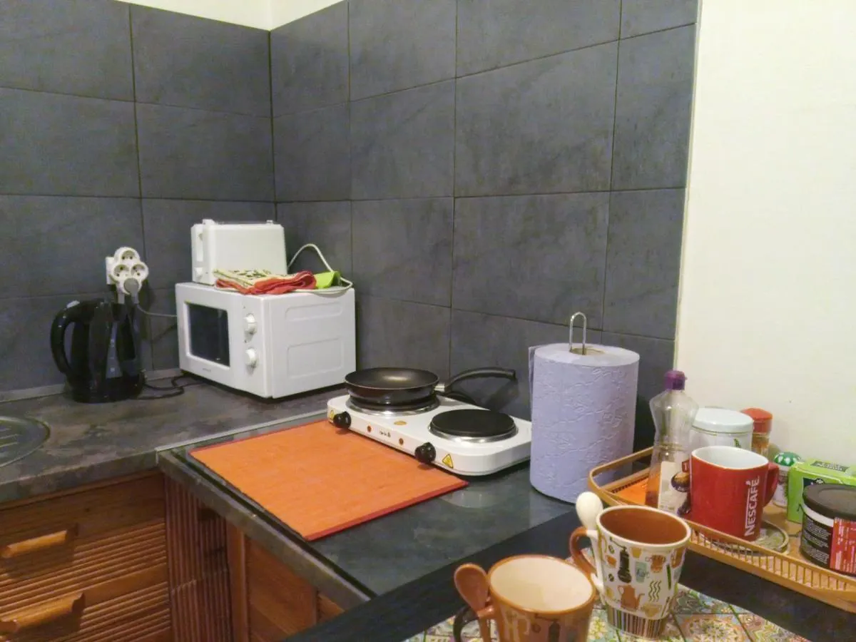 Kingsize Bed 2X2,20 Comfort Super Wifi 70 Mbps Studio! Thessaloniki Apartment